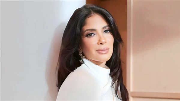 منى زكي تدخل عالم الإنتاج لأول مرة عبر «Alone» - أخبار السعودية