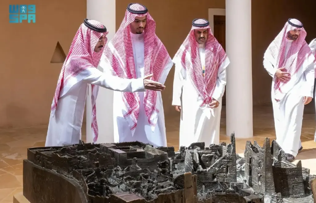 الأمير راكان بن سلمان يقوم بجولة على مشروعات هيئة تطوير بوابة الدرعية - أخبار السعودية