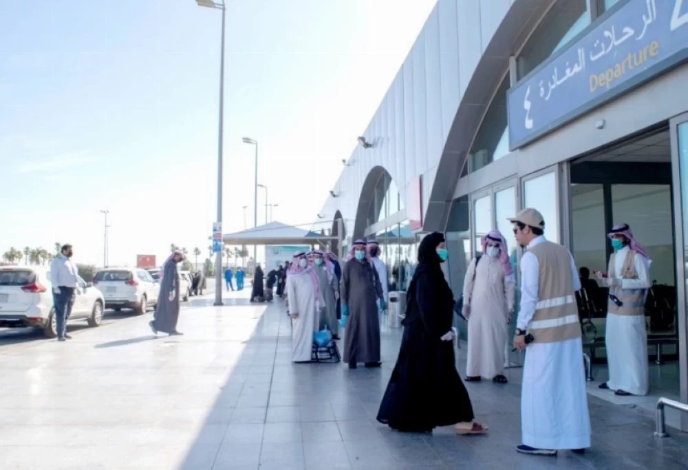 إيقاف تصاريح العمرة اعتباراً من السبت.. «الحج» تتيح استثناء المحرم في «نسك» - أخبار السعودية