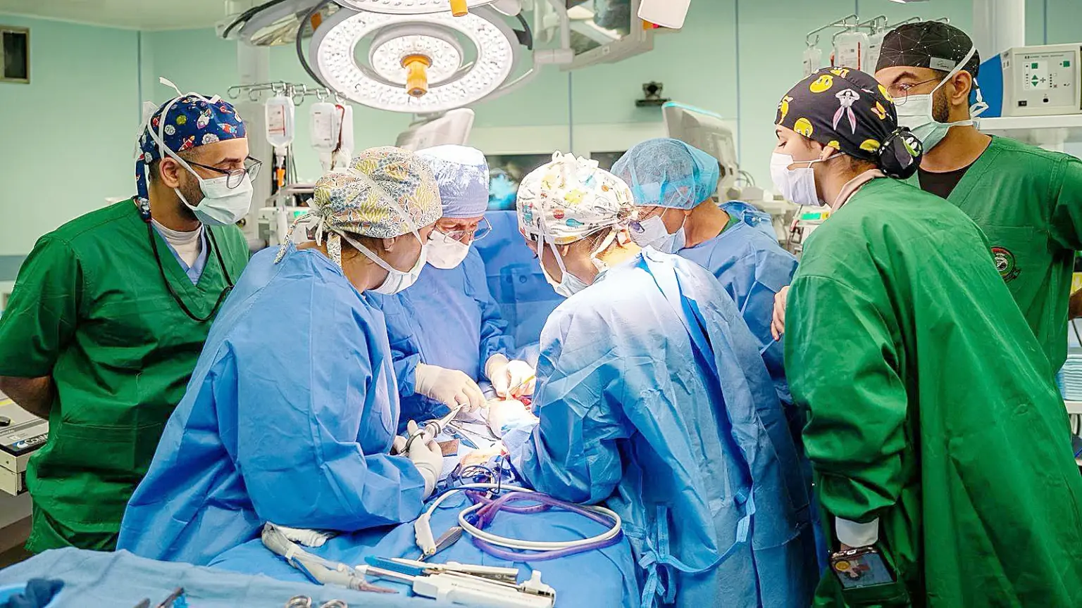 في عملية عاجلة.. فصل توأمتين سعوديتين ملتصقتين - أخبار السعودية