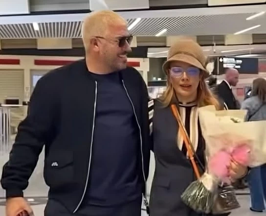 لوك أوروبي وشعر أشقر.. فائق حسن يصدم أصالة في باريس - أخبار السعودية