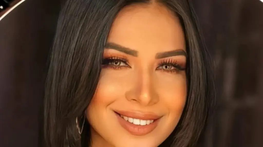 كسر باب المنزل واختطف نجلها.. روائية مصرية تتعرض للاعتداء الجسدي من قبل زوجها - أخبار السعودية