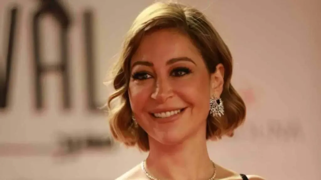 وفاة والد الفنانة منة شلبي.. وتشييع الجنازة غداً - أخبار السعودية