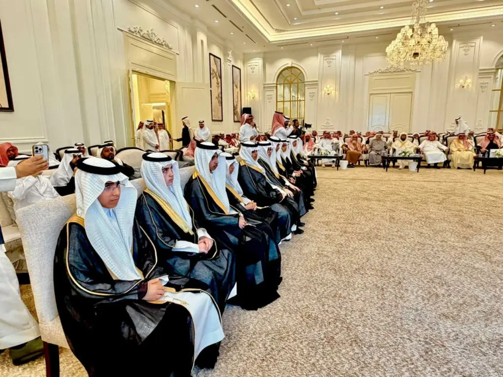 «الحجري» يُكرّم 12 حافظاً للقرآن - أخبار السعودية