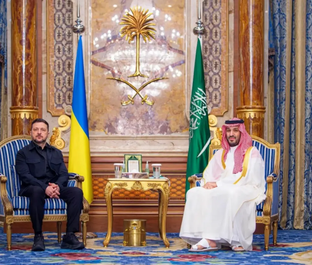 ولي العهد وزيلينسكي يبحثان الأزمة الأوكرانية ومستجدات الشرق الأوسط - أخبار السعودية