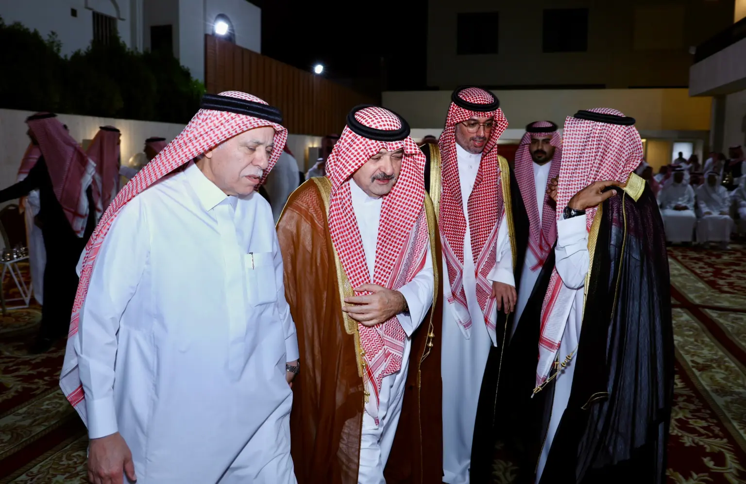 أمراء ووزراء يعزّون أسرتَي القصبي وظهران في فقيدتهم - أخبار السعودية