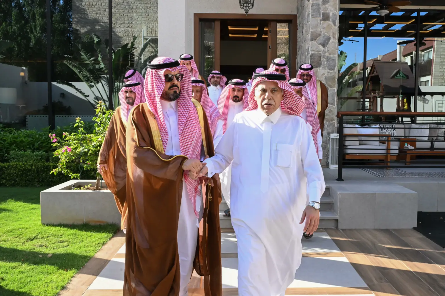 نائب أمير مكة يعزي وزير التجارة في وفاة شقيقته - أخبار السعودية