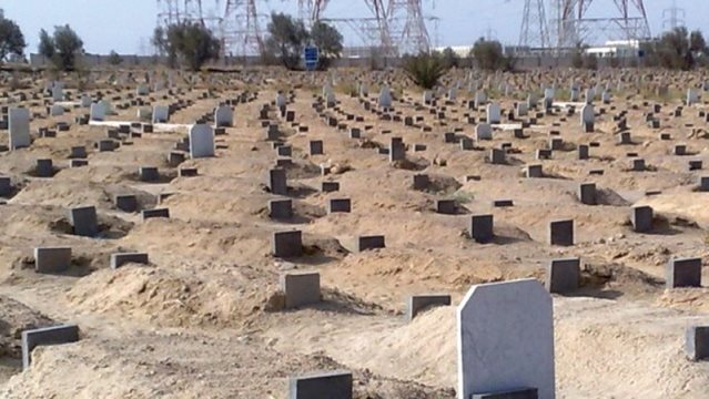 هل الميت يُعذَّب في قبره إذا كان عليه ديون؟.. أمين الإفتاء يجيب