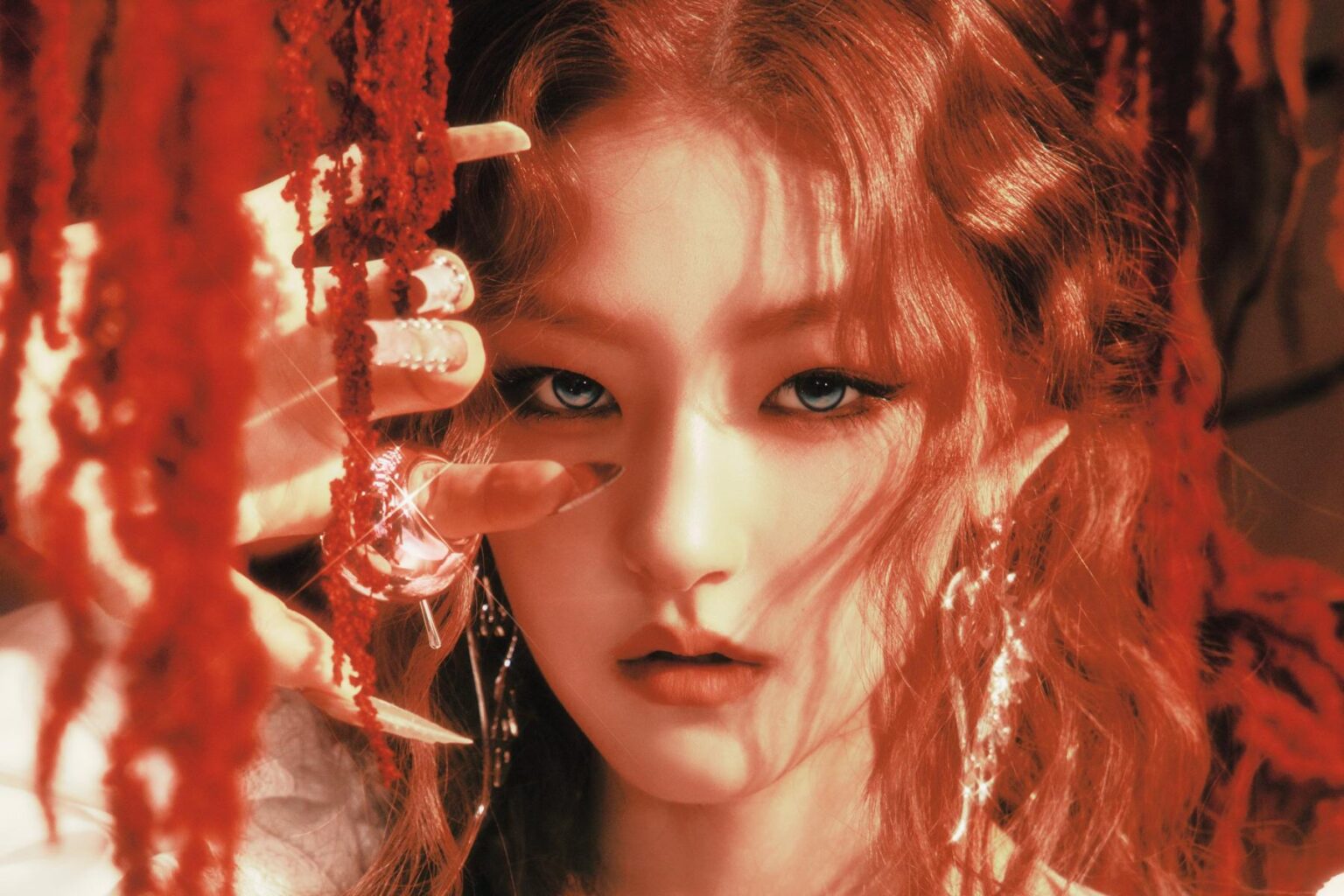 هانيول من KISS OF LIFE تعلن عن تغييرات في الجدول الزمني بسبب الظروف الصحية