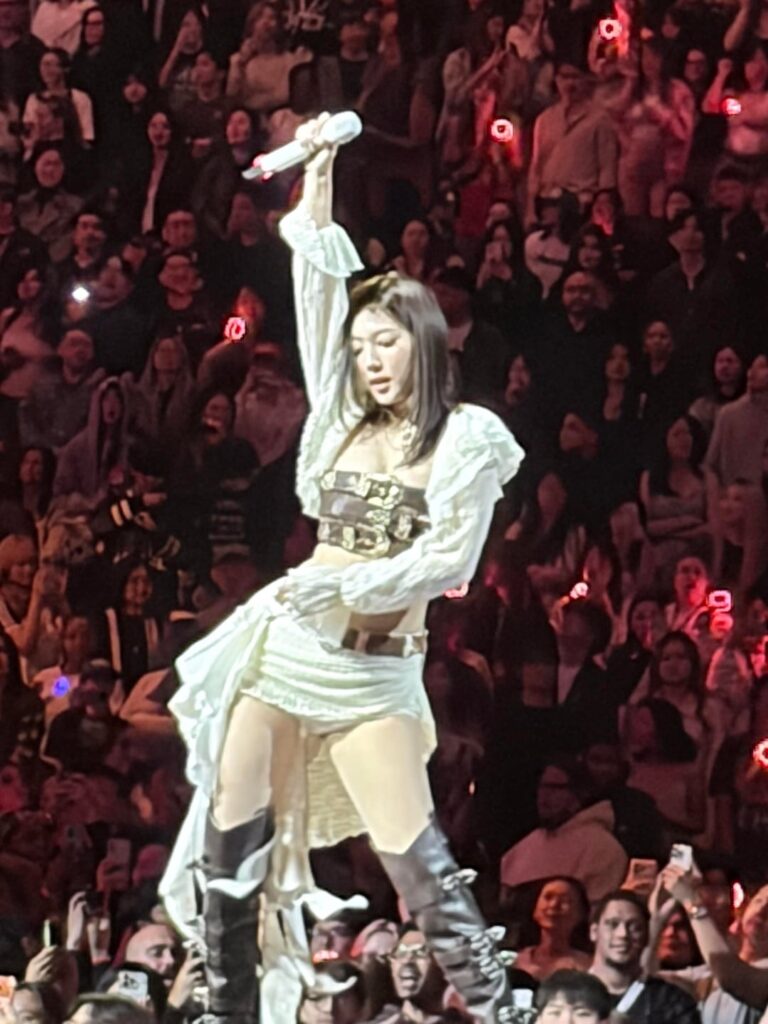 مومو ونايون قضوا ليلتي.