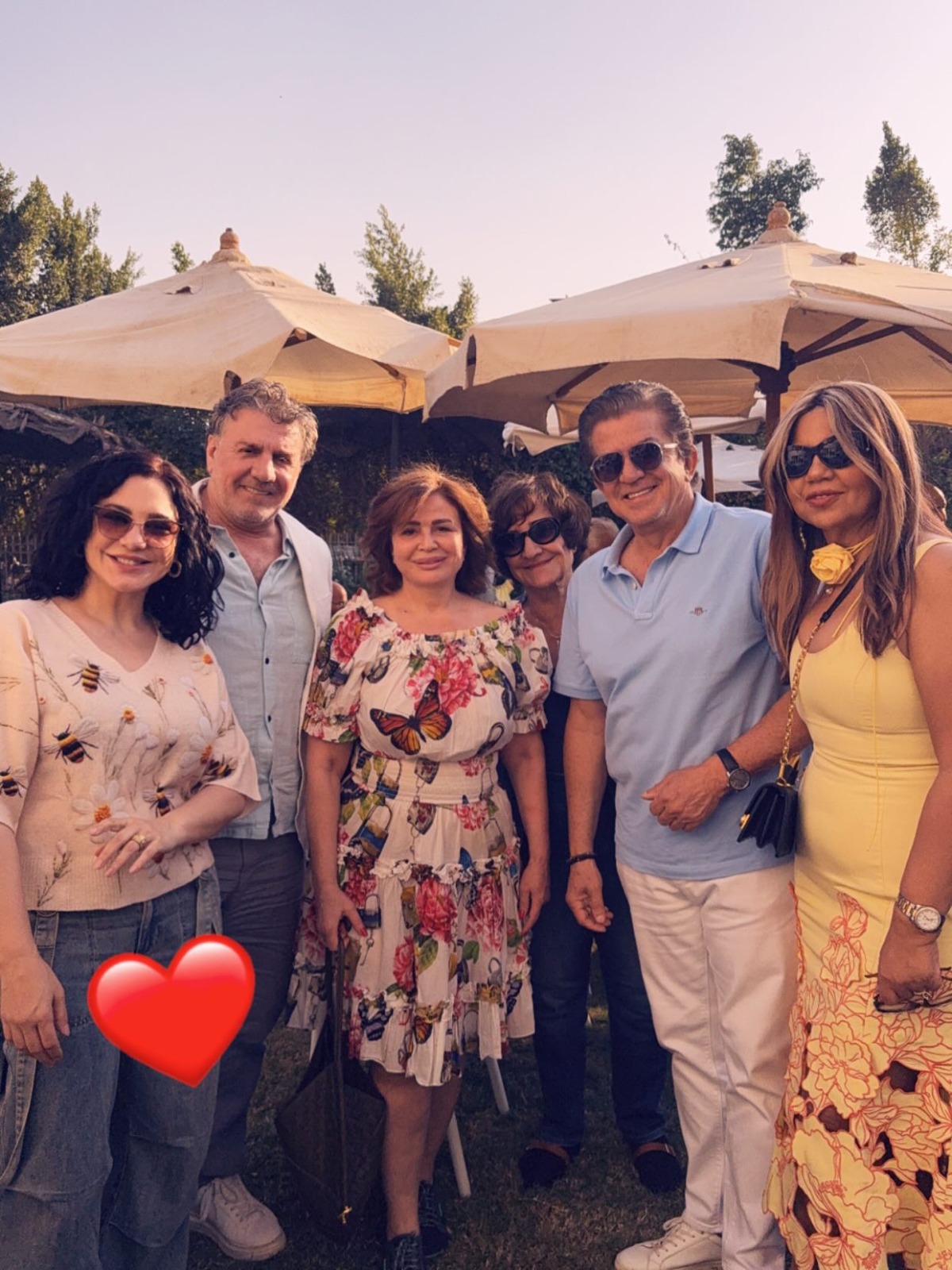 فسيخ ورنجة وبصل وبيض ملون.. نجوم ونجمات الفن يحتفلون بشم النسيم (3)