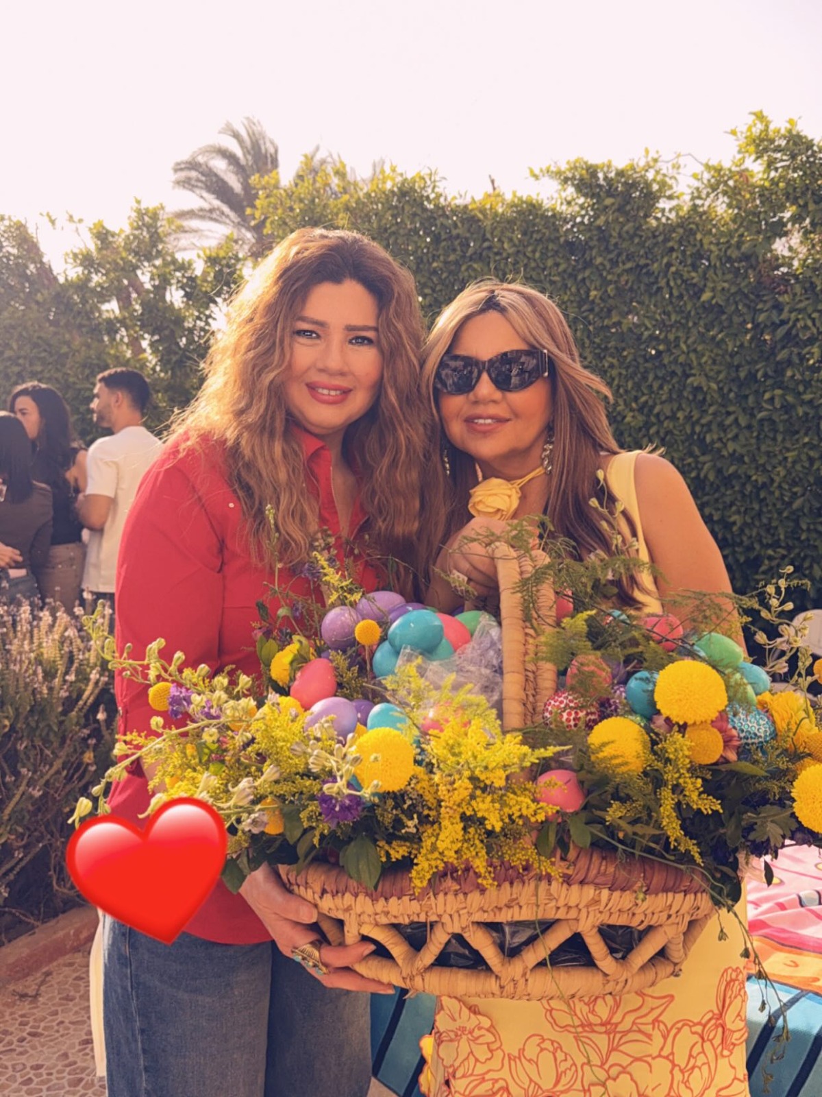 فسيخ ورنجة وبصل وبيض ملون.. نجوم ونجمات الفن يحتفلون بشم النسيم (6)