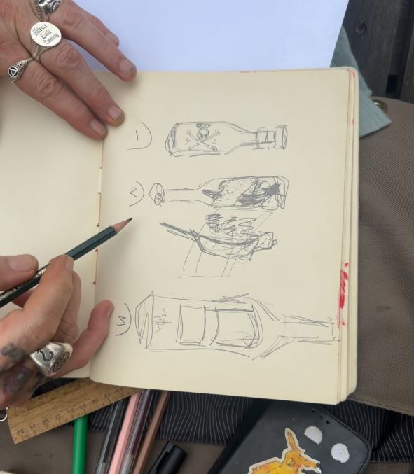 جوني ديب يرسم تصميم المنتج