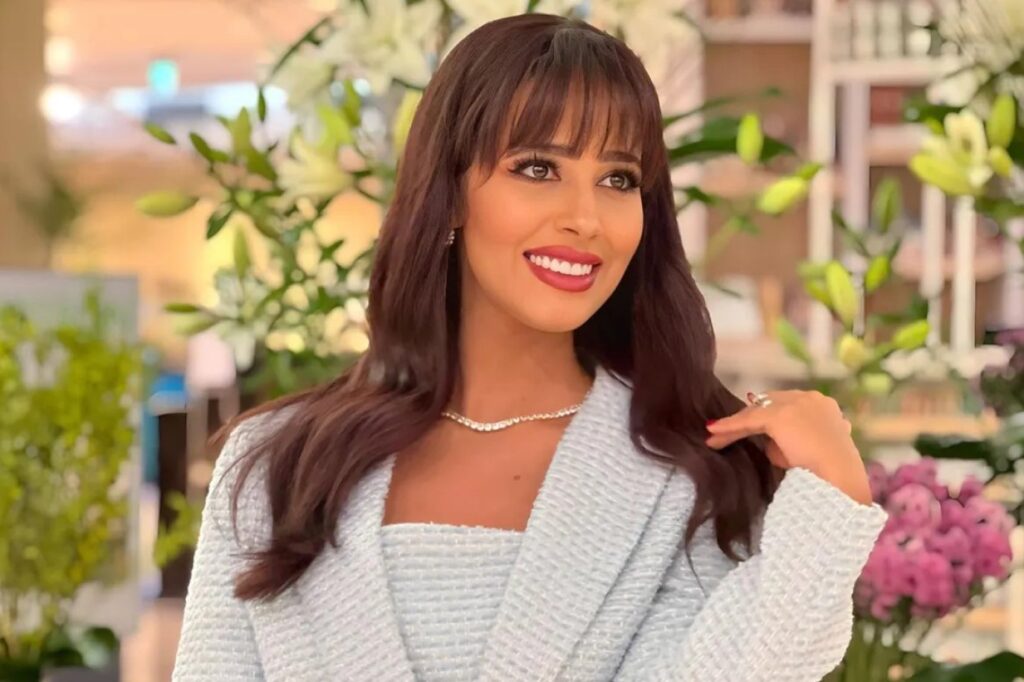 رنا سماحة تحتفل بيوم ميلادها بقالب حلوى تحمل صورتها والنجوم يهنئونها برسائل محبة رنا سماحة تحتفل بيوم ميلادها بقالب حلوى تحمل صورتها والنجوم يهنئونها برسائل محبة