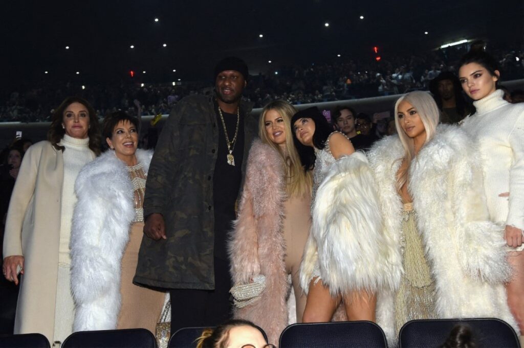 كلوي كارداشيان ترد على لامار أودوم بعد اتهامها بالكذب: أشعر أنني ساذجة وتم التلاعب بي