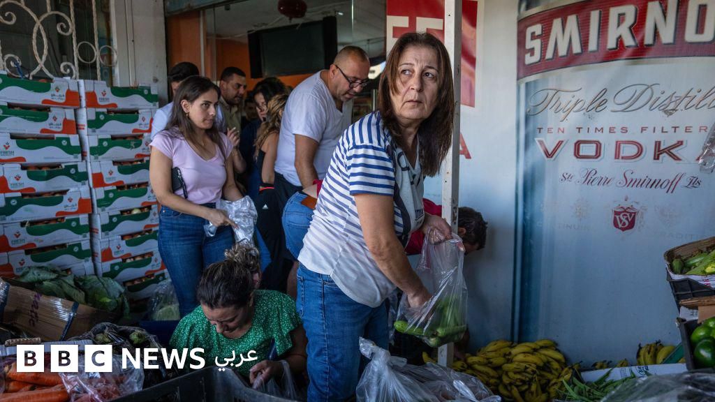 رميش: سكان بلدة لبنانية جنوبية يرفضون إخلاءها رغم ذكرياتهم الأليمة من حرب 2006