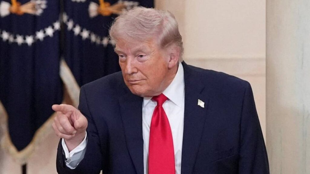 ترامب يعلن نجاح إنقاذ طيار أمريكي أسقطت طائرته في إيران Al Bayan