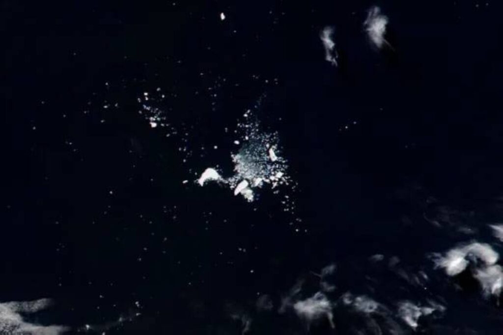 نهاية أسطورة جليدية.. عملاق القطب الجنوبي يختفي بعد 40 عاماً