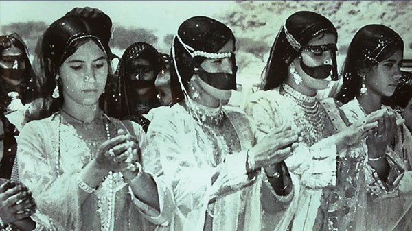 شاعرات الإمارات.. رحلة تطور وصـوت متفرّد