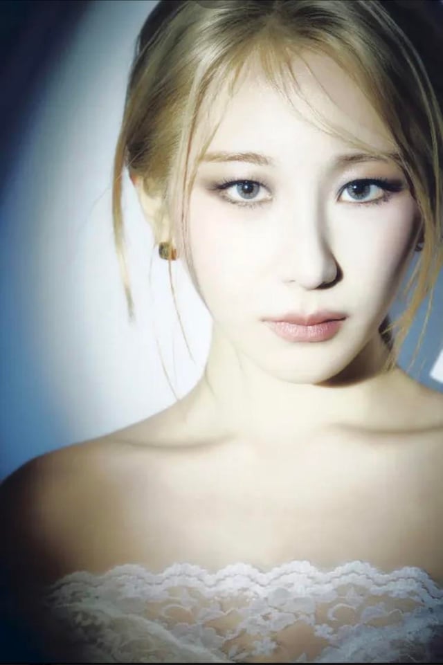 Lee Chaeyeon - الألبوم المصغر الرابع: Till I Die (الصورة المفاهيمية - Burn Through the Light Till I Die)