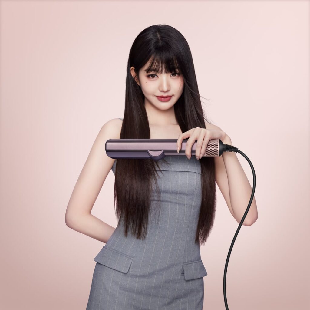 تم اختيار IVE Jang Wonyung كسفير لجهاز الشعر الخاص بشركة Dyson في منطقة آسيا والمحيط الهادئ (APAC).
