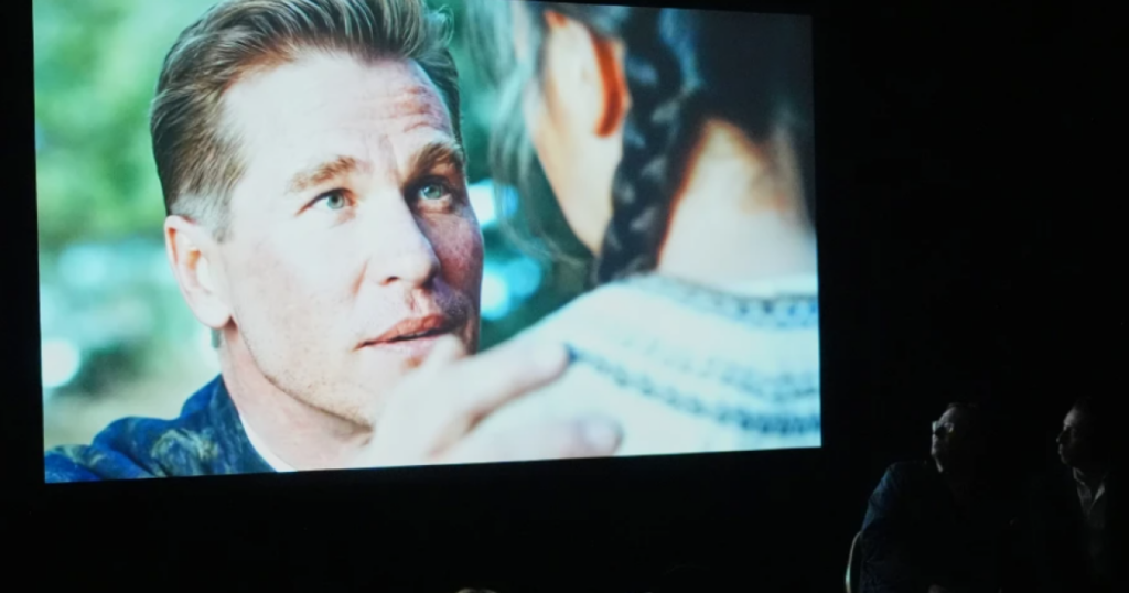 أشعل جدلًا واسعًا في هوليوود.. الذكاء الاصطناعي يعيد إحياء فال كيلمر