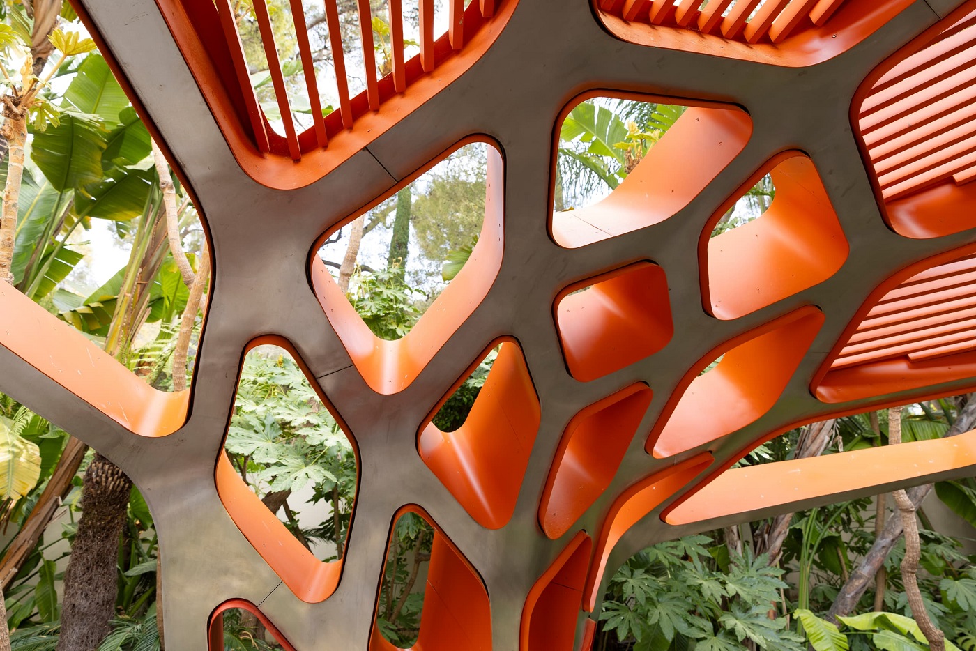 داخل جناح VOLU بتصميم زها حديد. (دار هيرميتاج للفنون الرفيعة)