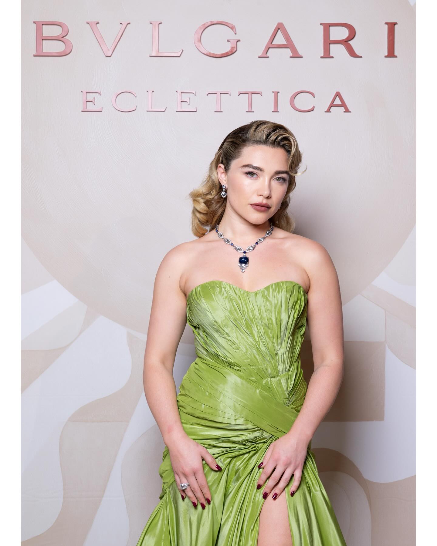 فلورنس بيو بمجوهرات بولغري (إنستغرام)