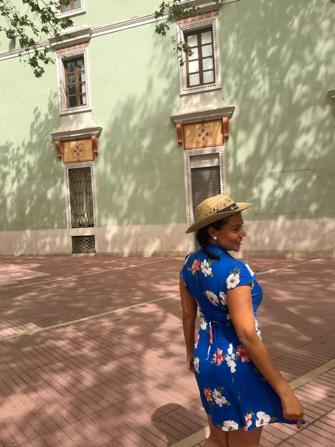 No photo description available.