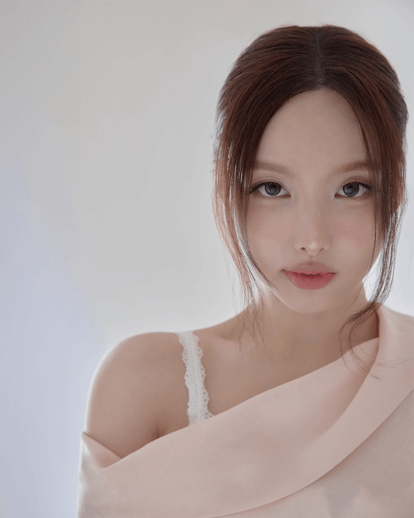 260407 نايون × جروف