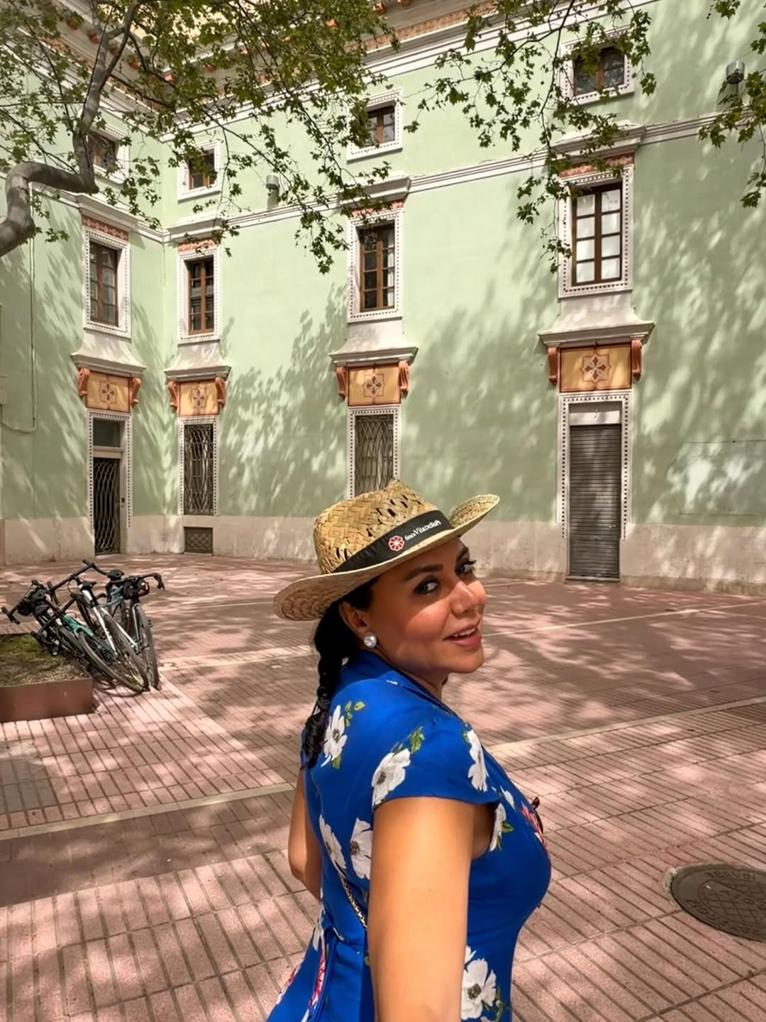 No photo description available.