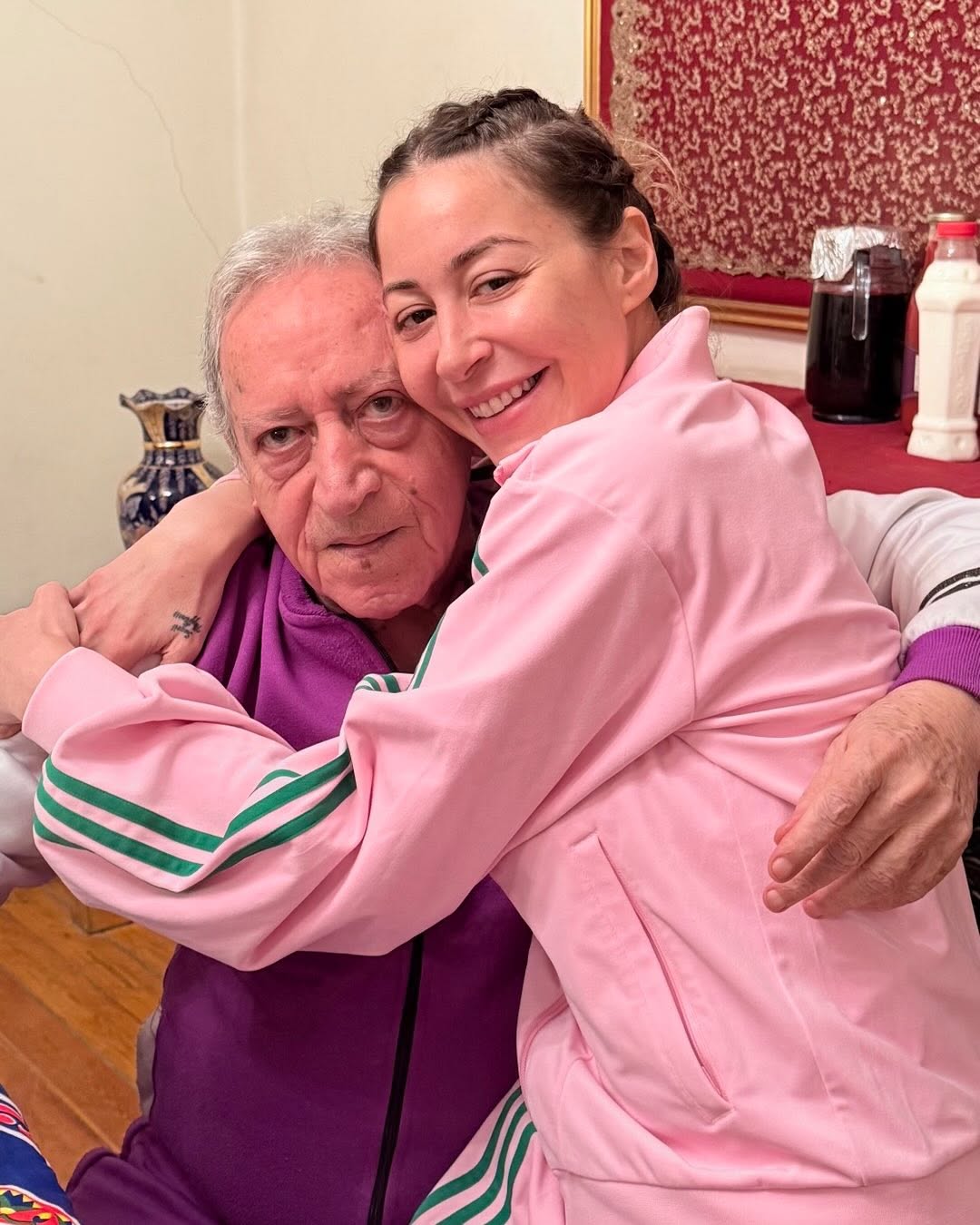  (انستغرام) منة شلبي تحيي ذكرى ميلاد والدها الراحل في انستغرام 