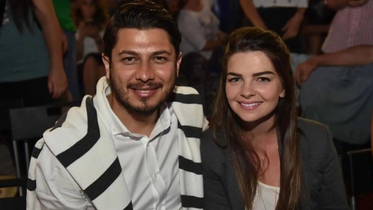 بعد 12 عاماً... بيلين كاراهان وزوجها يعلنان طلاقهما