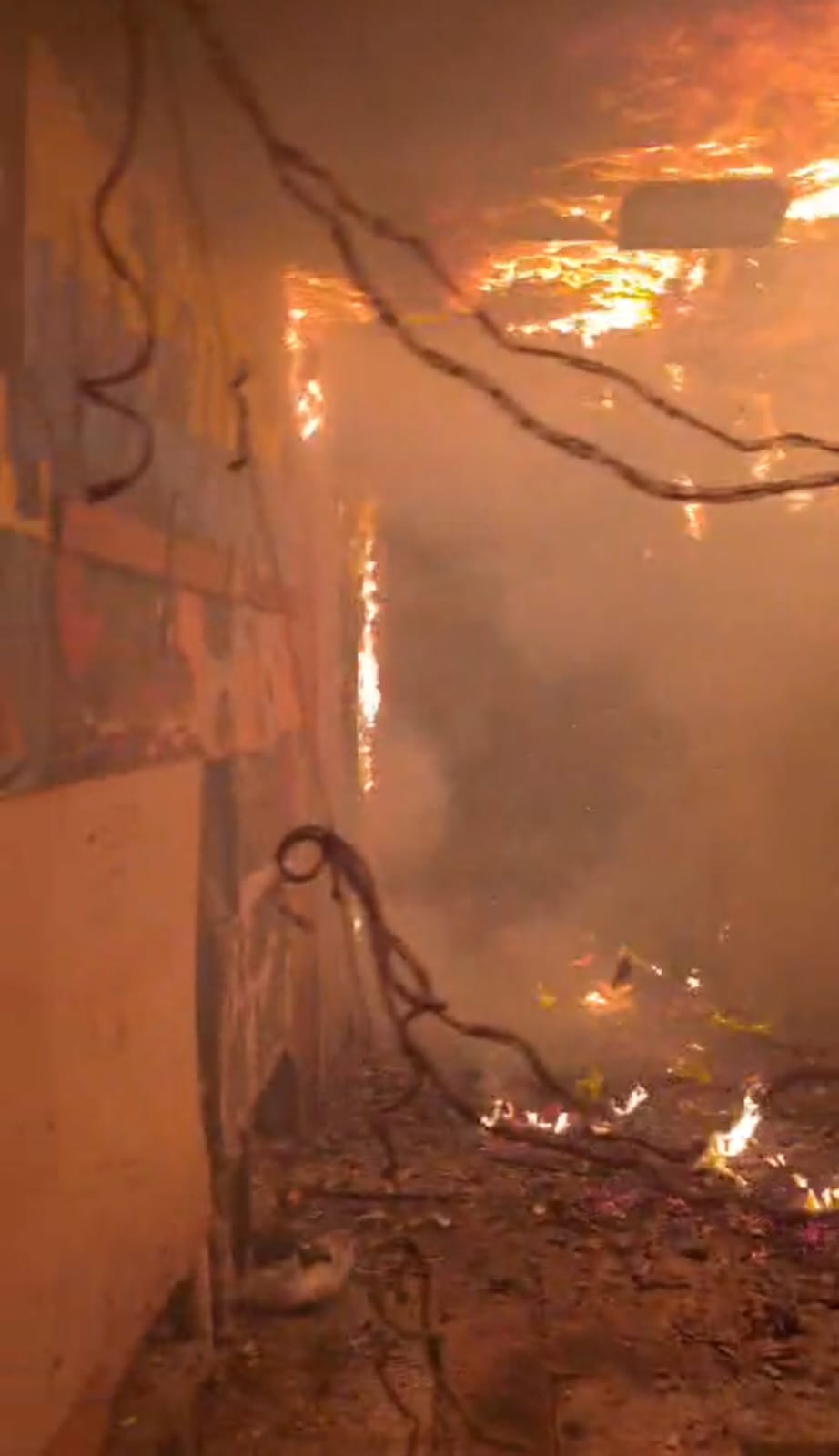 جانب من الحريق (5)