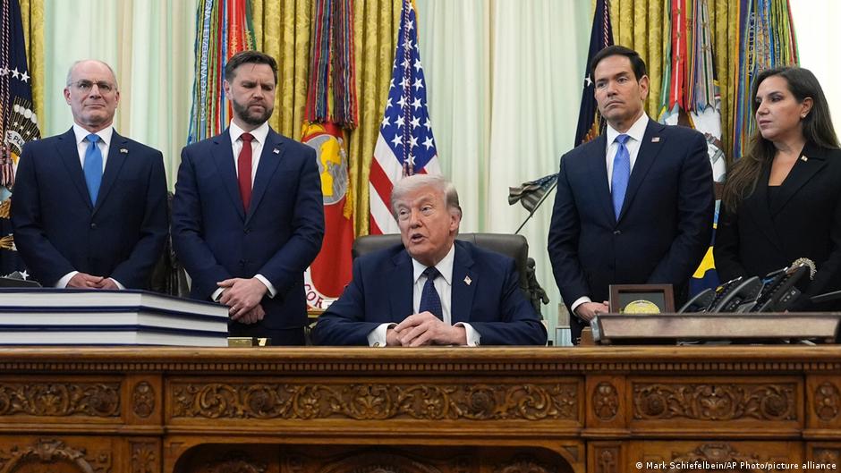 إسرائيل ولبنان وافقتا على تمديد وقف إطلاق النار