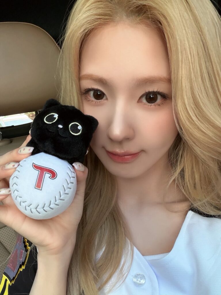 260412 التحديث الرسمي - مييون في LG Twins