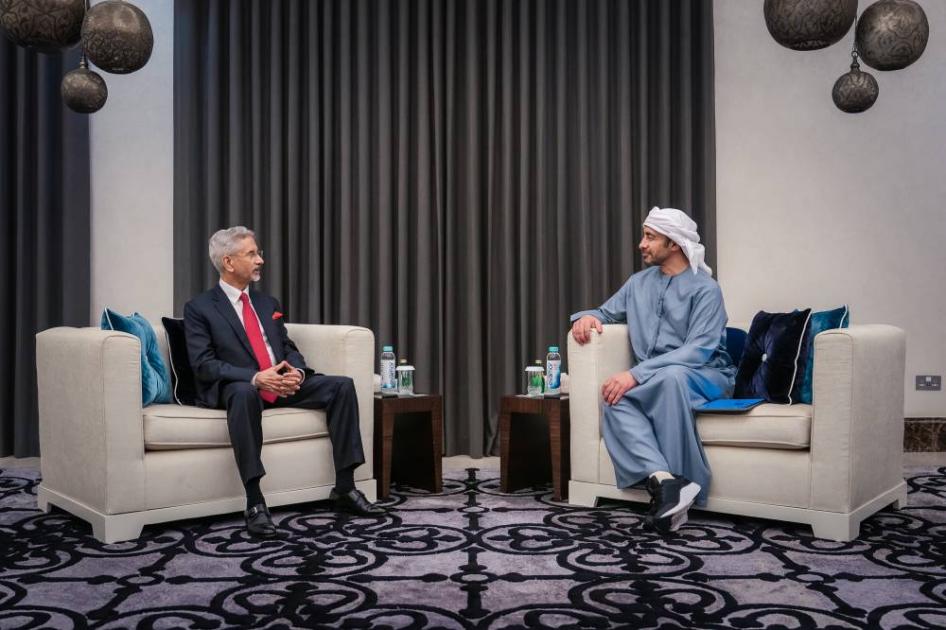 عبدالله بن زايد ووزير خارجية الهند يبحثان الاعتداءات الإيرانية الإرهابية