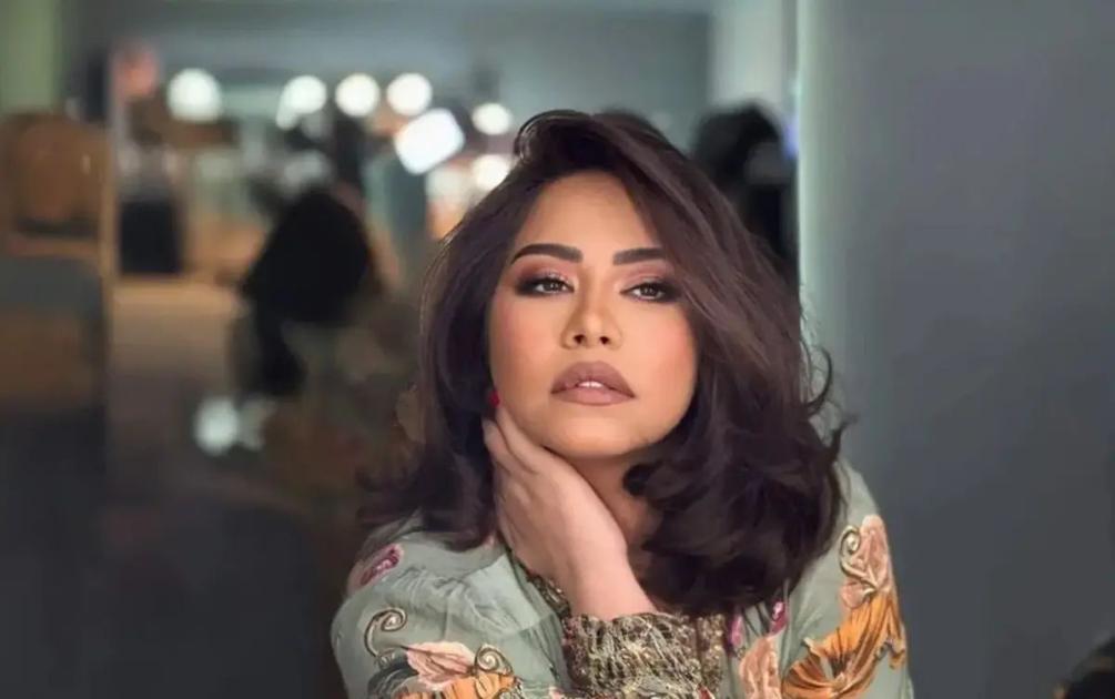 شيرين في الواجهة مجدداً..تسريب صوتي يثير انقساماً بين الجمهور شيرين في الواجهة مجدداً..تسريب صوتي يثير انقساماً بين الجمهور