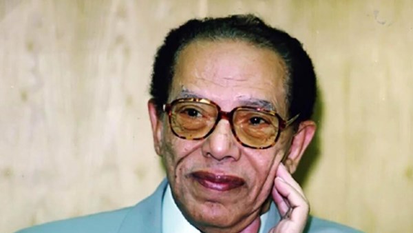 ابنة مصطفى محمود تكشف حقيقة علاقة والدها بالجن.. ومن صاحب تلك الشائعة ابنة مصطفى محمود تكشف حقيقة علاقة والدها بالجن.. ومن صاحب تلك الشائعة