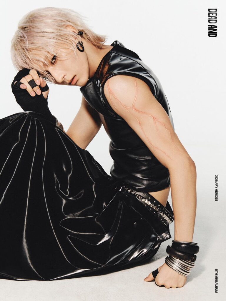 Xdinary Heroes - الألبوم المصغر الثامن "DEAD AND" (الصورة المفاهيمية رقم 2 - O.de، Gaon)