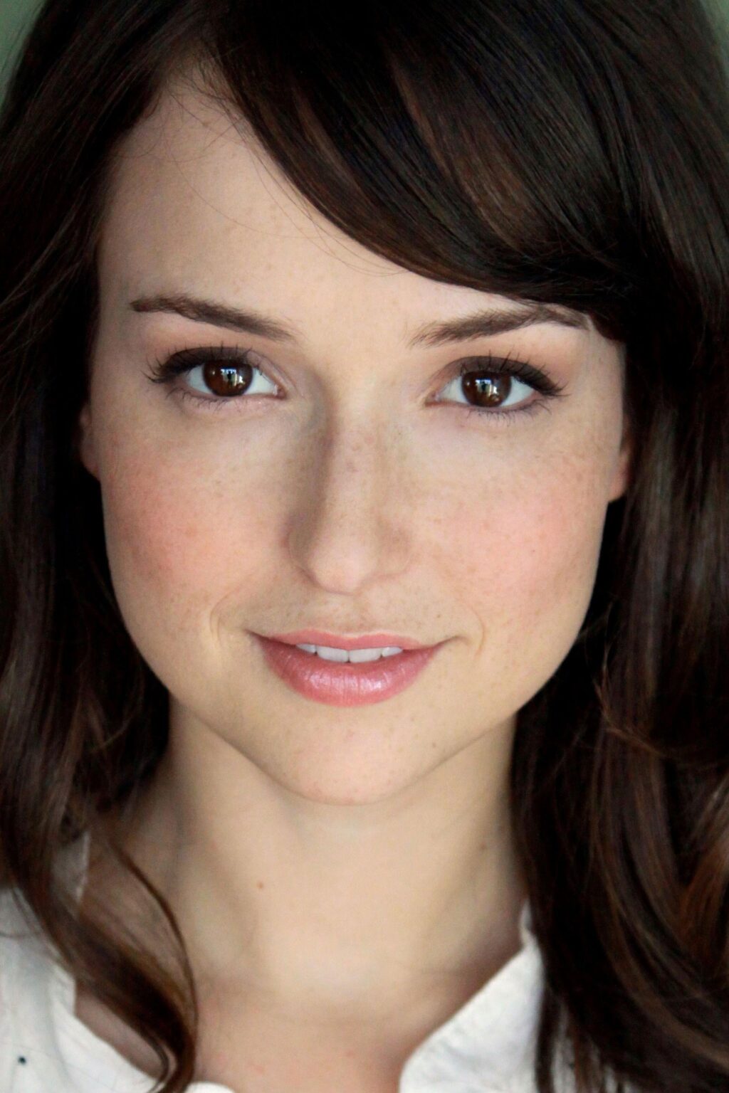 Milana Vayntrub Milana Vayntrub