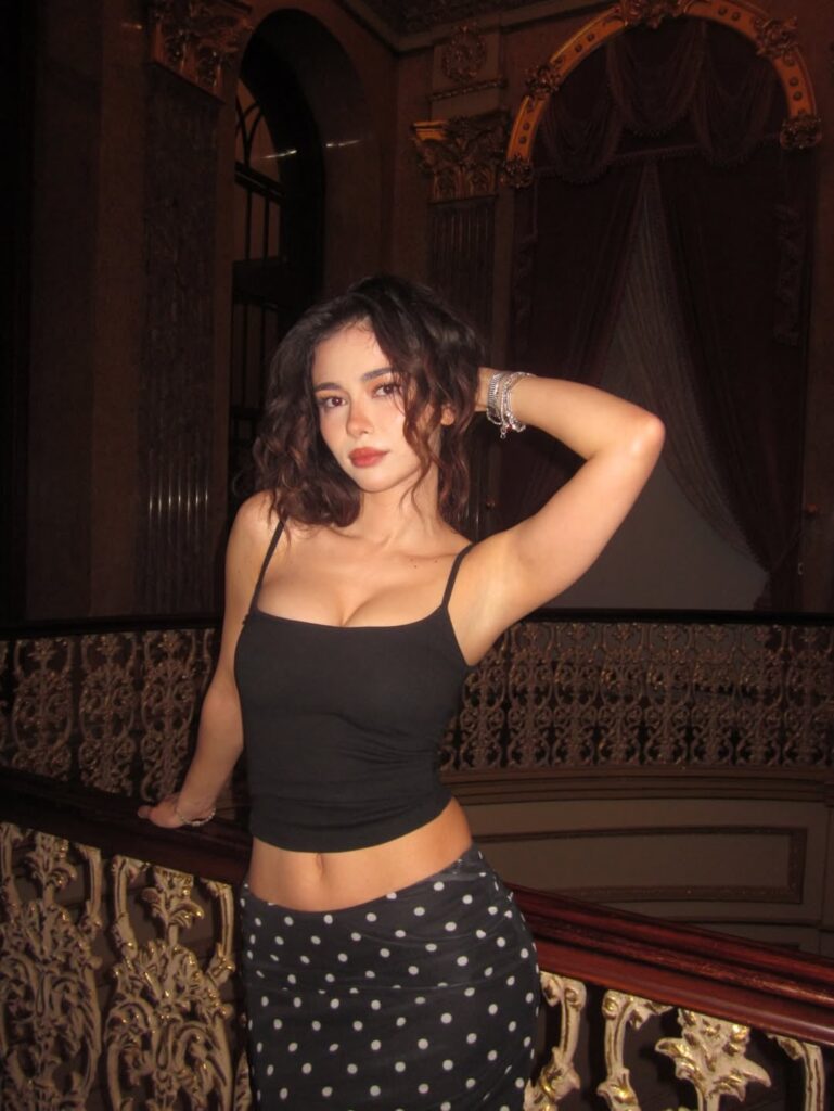 Türkü Su Demirel Türkü Su Demirel