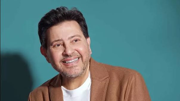 أخر تطورات الحالة الصحية للفنان هاني شاكر في باريس .. خاص