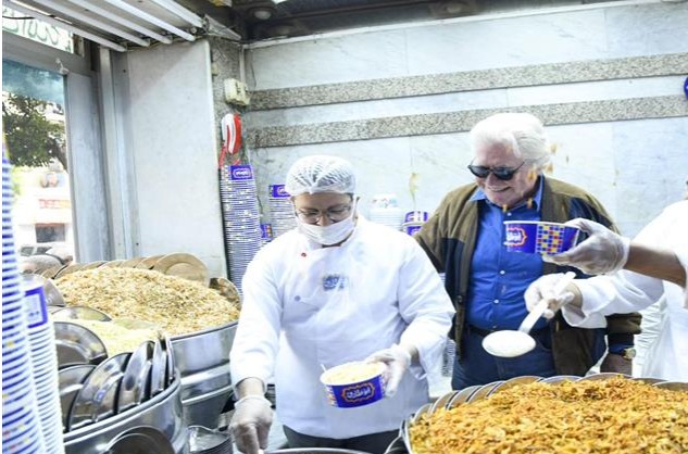 زفة بالمزمار على انغام يا واد يا تقيل احتفالا بزيارة حسين فهمي للكشري أبو طارق (6)