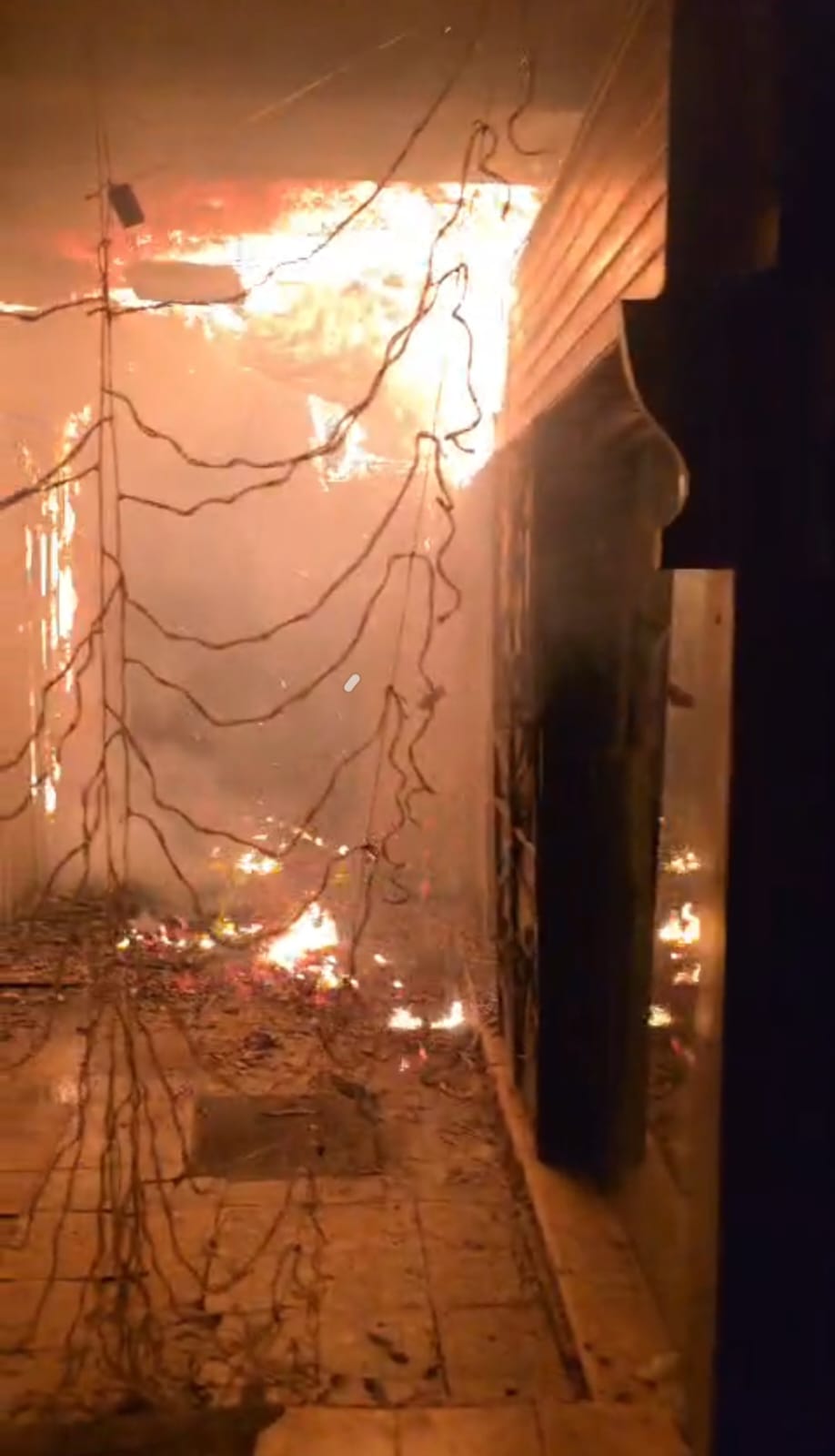 جانب من الحريق (2)