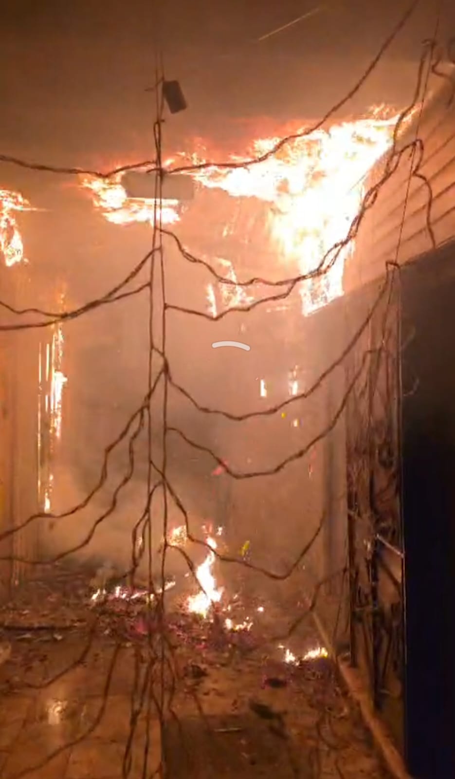 جانب من الحريق (6)