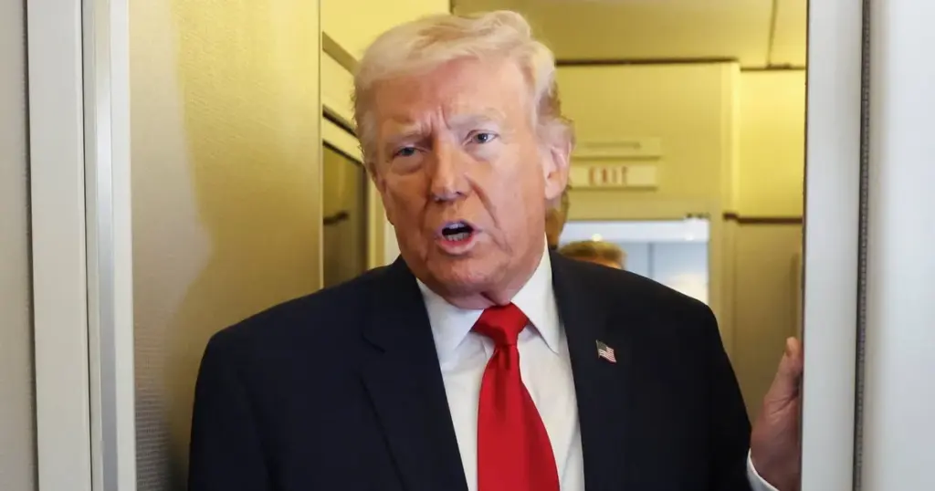 ترمب: سنساعد في مضيق هرمز.. ويمكن لإيران بدء إعادة الإعمار