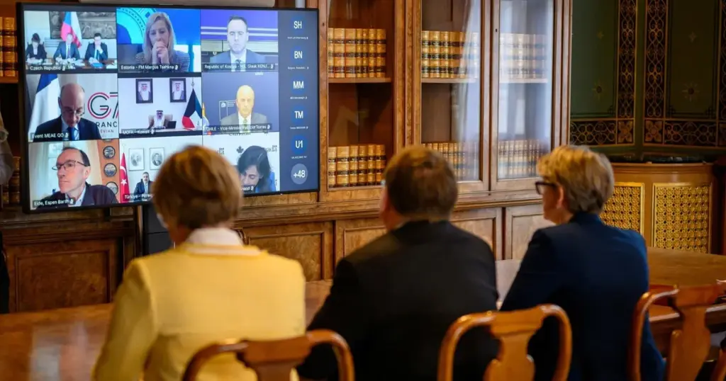 اجتماع يبحث إجراءات وعقوبات محتملة على إيران بسبب مضيق هرمز