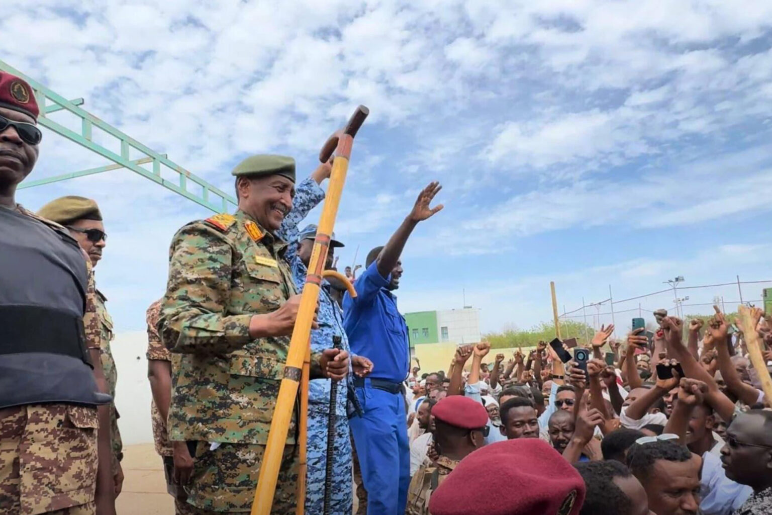 البرهان يلغي مناصب بالجيش ويُعيد تشكيل رئاسة الأركان | أخبار