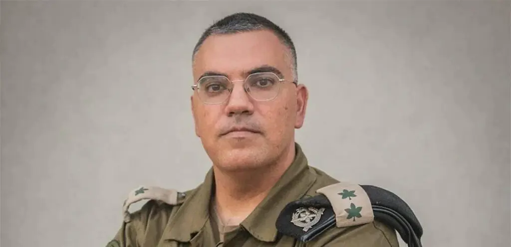 أفيخاي حبيبي صلي معنا.. فنانة لبنانية تُغضب اللبنانيين ودعوات لمُعاقبتها (فيديو)